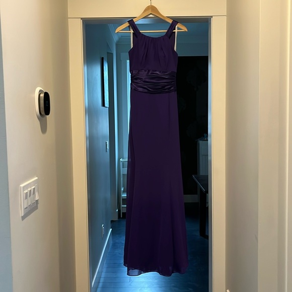 David’s Bridal Chiffon and Charmeuse Dress
STYLE# F12732 - Picture 1 of 7